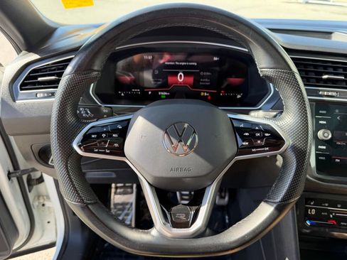 Used 2023 Volkswagen Tiguan SE R-Line image 23