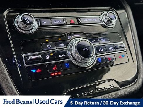 Certified 2022 Lincoln Corsair Standard w/ Equipment Group 101A image 18