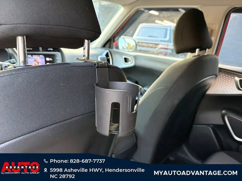 Used 2024 Kia Soul LX w/ Option Group 015 FWD image 25