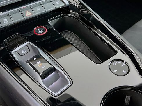 Used 2022 Audi e-tron GT Premium Plus image 17