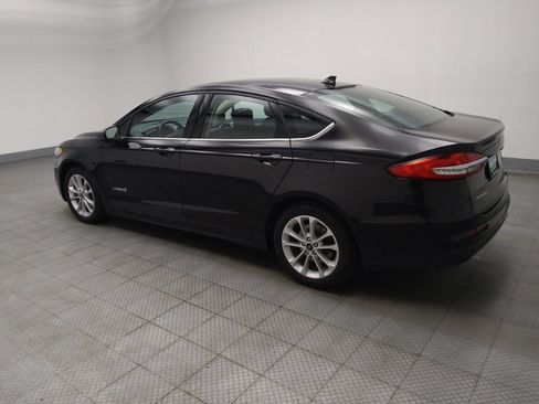 Used 2019 Ford Fusion SE image 3