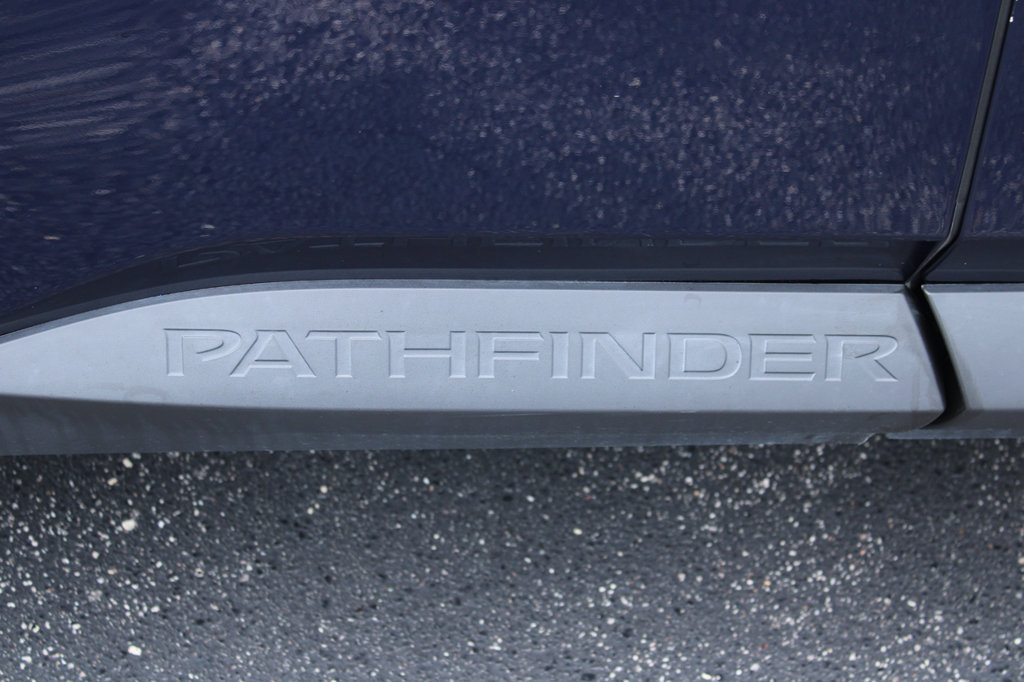 Used 2022 Nissan Pathfinder SV AWD/4WD image 17