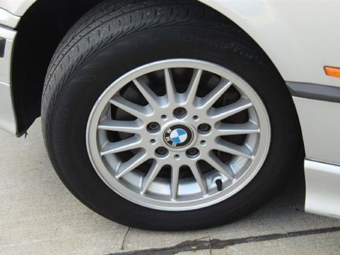 Used 1999 BMW 323i Convertible RWD image 22
