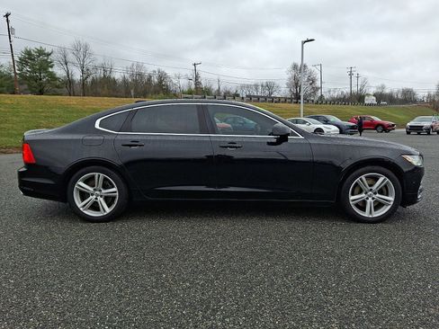 Used 2018 Volvo S90 T5 Momentum w/ Convenience Package image 7