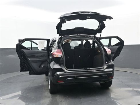 Used 2024 Nissan Kicks S image 33