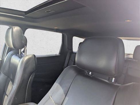 Used 2022 Jeep Grand Cherokee Laredo X RWD image 12