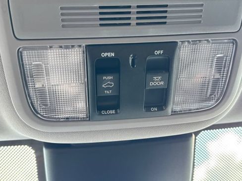 Used 2023 Honda Odyssey EX-L image 36