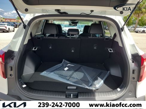 New 2026 Kia Seltos S FWD image 10