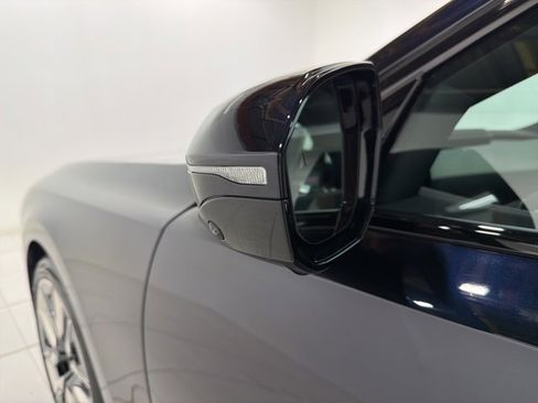 Certified 2023 BMW 760i xDrive w/ Executive Package image 9