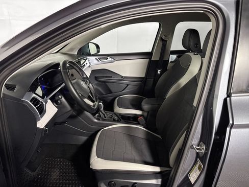 Certified 2025 Volkswagen Taos SE AWD/4WD image 13