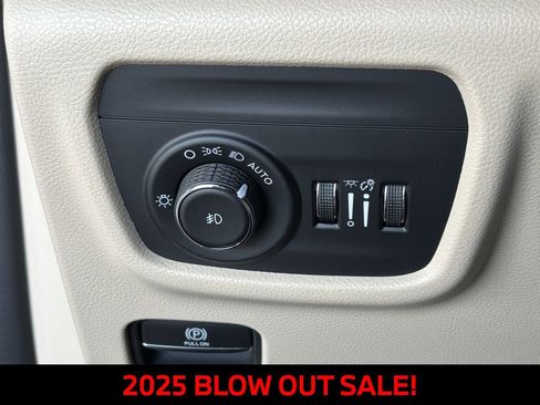 New 2025 Jeep Grand Cherokee L Limited AWD/4WD image 21