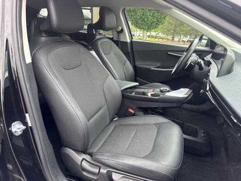 Used 2024 Kia EV6 Light AWD/4WD image 37