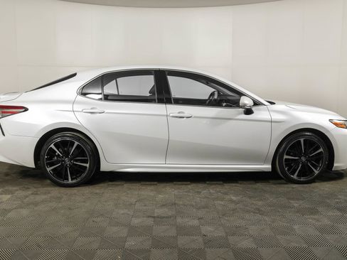 Used 2018 Toyota Camry XSE image 13