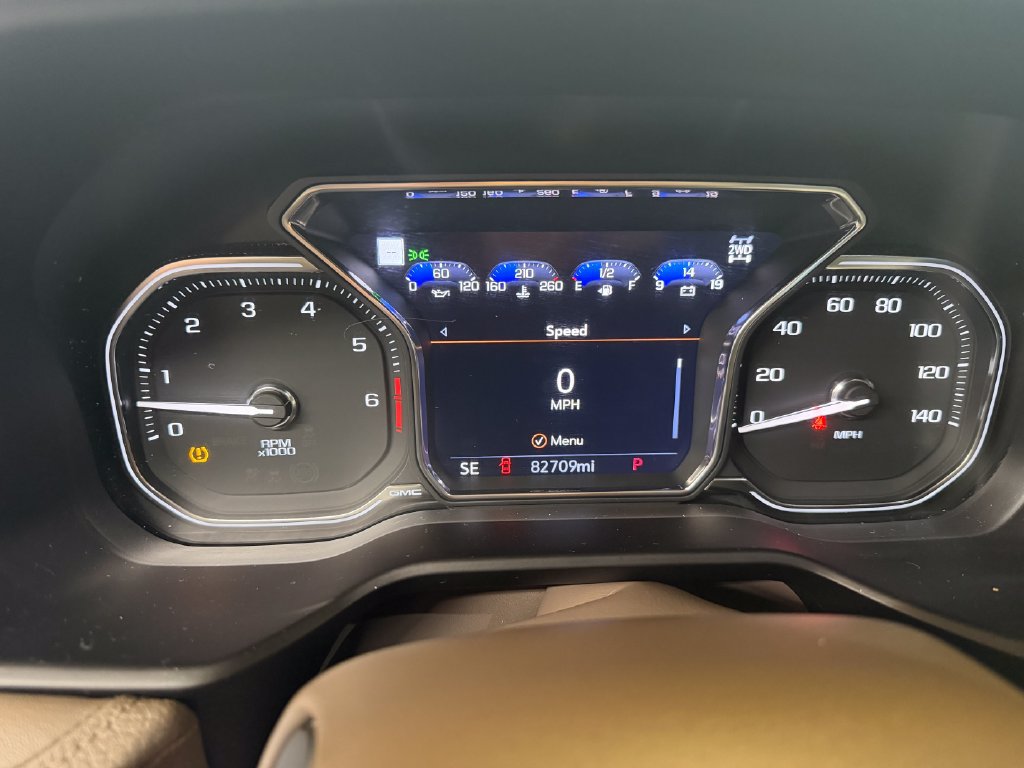 Used 2021 GMC Yukon Denali w/ Denali Premium Package AWD/4WD image 17