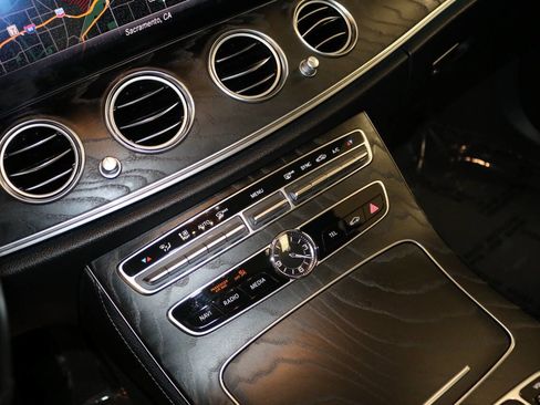 Used 2020 Mercedes-Benz E 350 Sedan image 43