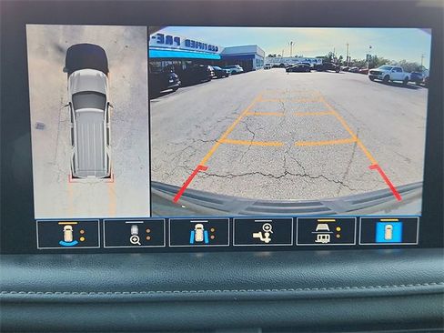 Used 2021 Chevrolet Suburban Z71 w/ Z71 Off-Road Package image 14