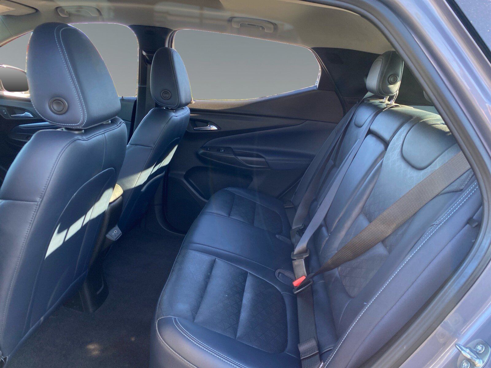 Used 2023 Chevrolet Bolt EUV Premier w/ Sun & Sound Package FWD image 13