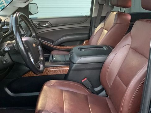 Used 2019 Chevrolet Tahoe Premier w/ Premier Plus Edition image 9