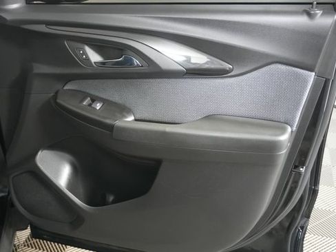 Used 2023 Chevrolet TrailBlazer LT FWD image 29