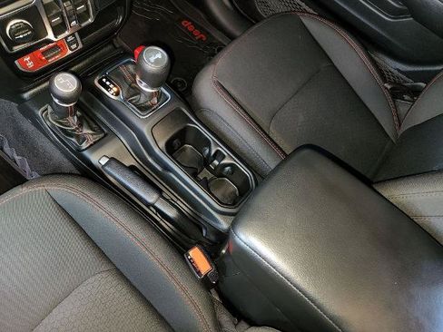 Used 2021 Jeep Wrangler Unlimited Rubicon AWD/4WD image 23