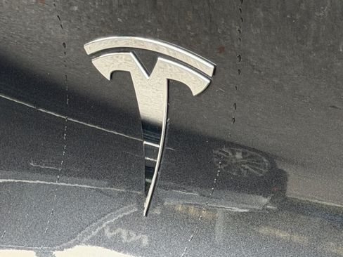 Used 2024 Tesla Model Y Long Range AWD/4WD image 15