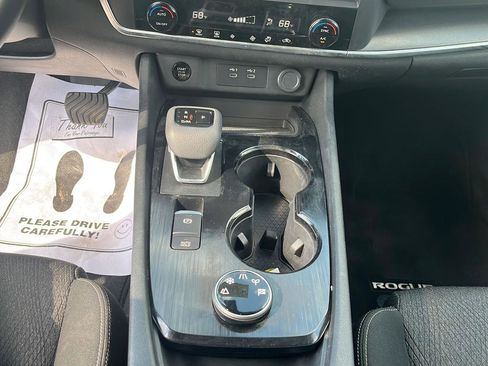 Used 2024 Nissan Rogue SV image 20