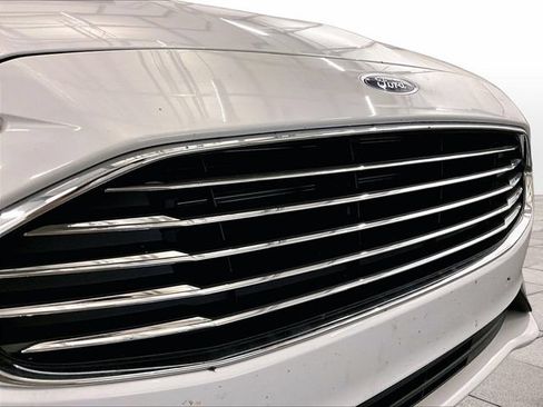 Used 2019 Ford Fusion SE FWD image 29