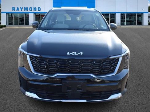 Used 2025 Kia Sorento S image 8