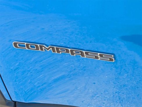 Certified 2022 Jeep Compass Limited image 11