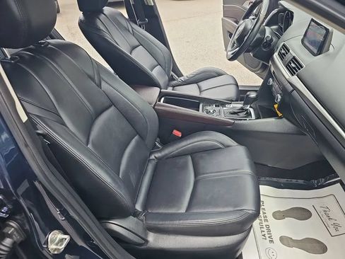 Used 2017 MAZDA MAZDA3 Touring FWD image 19