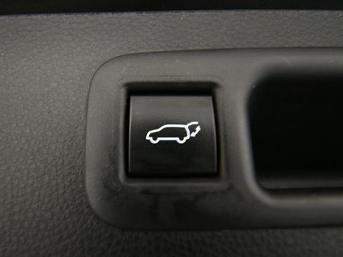 Used 2023 Toyota Highlander XSE image 27