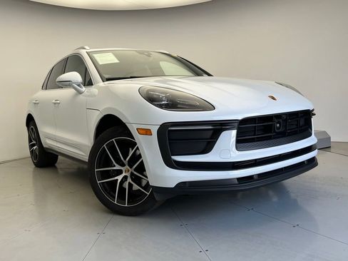 Certified 2023 Porsche Macan AWD/4WD image 24