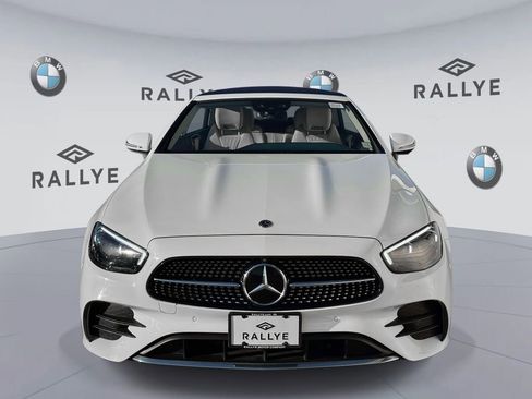 Used 2023 Mercedes-Benz E 450 4MATIC Cabriolet image 2