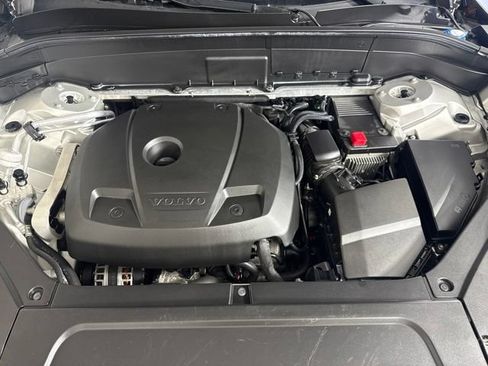 Used 2016 Volvo XC90 T6 Momentum w/ Momentum Plus Package AWD/4WD image 12