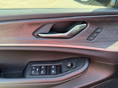 New 2025 Jeep Grand Cherokee L Limited w/ Trailer Tow Package image 14