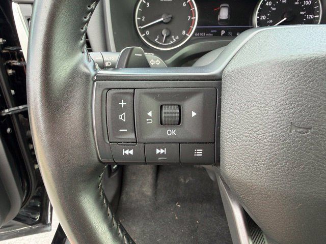 Used 2025 Nissan Rogue SV AWD/4WD image 14