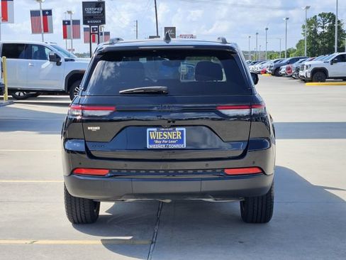 Used 2024 Jeep Grand Cherokee Altitude AWD/4WD image 6
