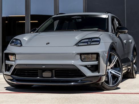 New 2025 Porsche Macan Turbo Electric image 1