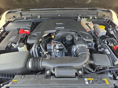 Used 2021 Jeep Wrangler Unlimited Sport AWD/4WD image 14