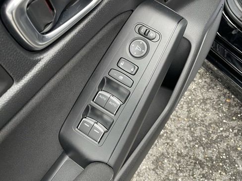 Certified 2025 Honda Civic Sport image 13