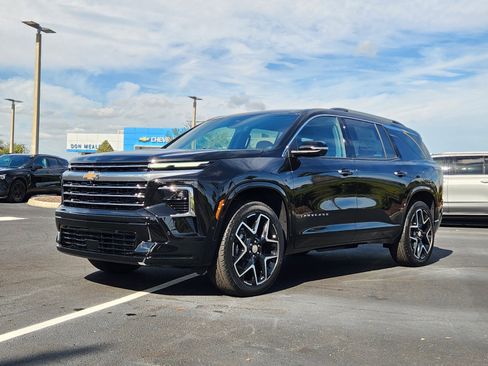 New 2026 Chevrolet Traverse High Country image 2