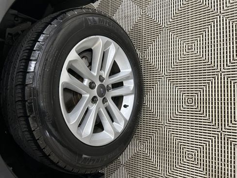 Used 2013 Ford Explorer XLT image 10