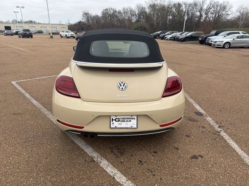 Used 2019 Volkswagen Beetle 2.0T Final Edition SEL image 8