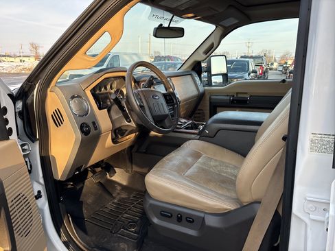 Used 2011 Ford F450 Lariat w/ Lariat Ultimate Pkg image 3