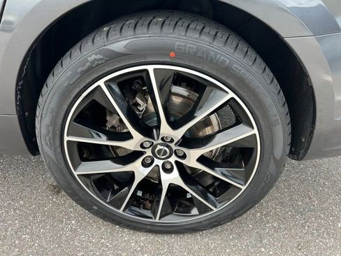 Used 2020 Volvo V90 T6 Cross Country image 17