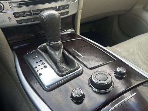 Used 2013 INFINITI M37 w/ Premium Pkg image 12