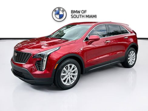 Used 2023 Cadillac XT4 Luxury w/ Driver Awareness Package image 3