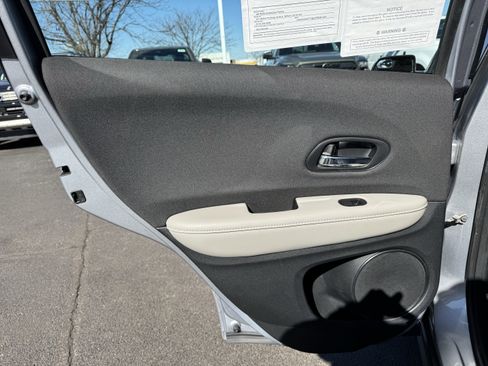 Used 2019 Honda HR-V LX image 29