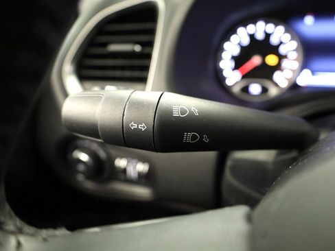 Used 2020 Jeep Renegade Limited image 30