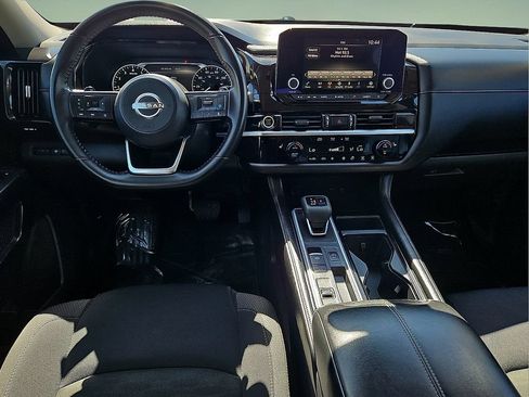Used 2024 Nissan Pathfinder SV FWD image 15